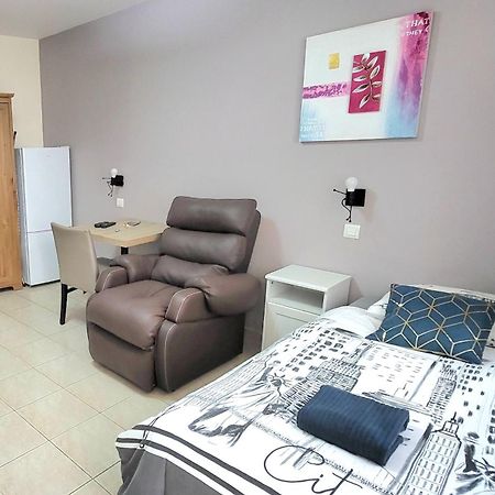 Residences Les Sansonnets "Appartements & Studios" Jonzac Exterior foto